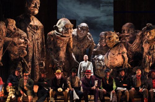 Philip Glass – Satyagraha : comprendre l’opéra minimaliste